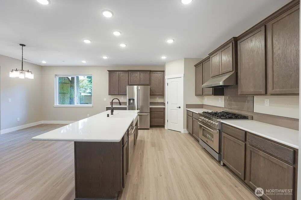 1827 216th Place NE, Sammamish, WA 98074