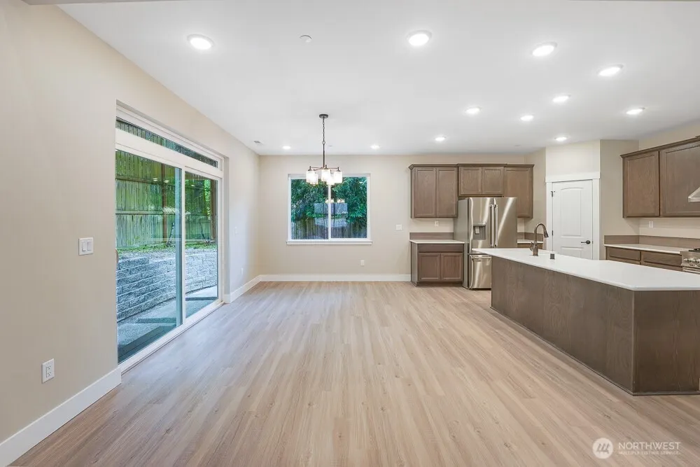 1827 216th Place NE, Sammamish, WA 98074