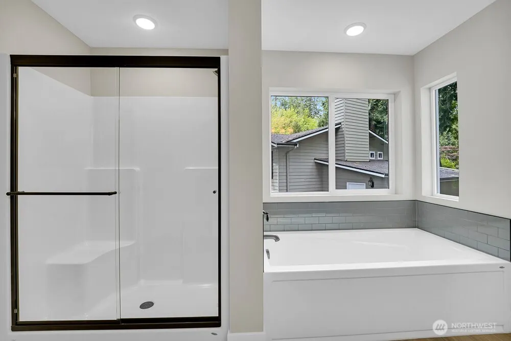 1827 216th Place NE, Sammamish, WA 98074