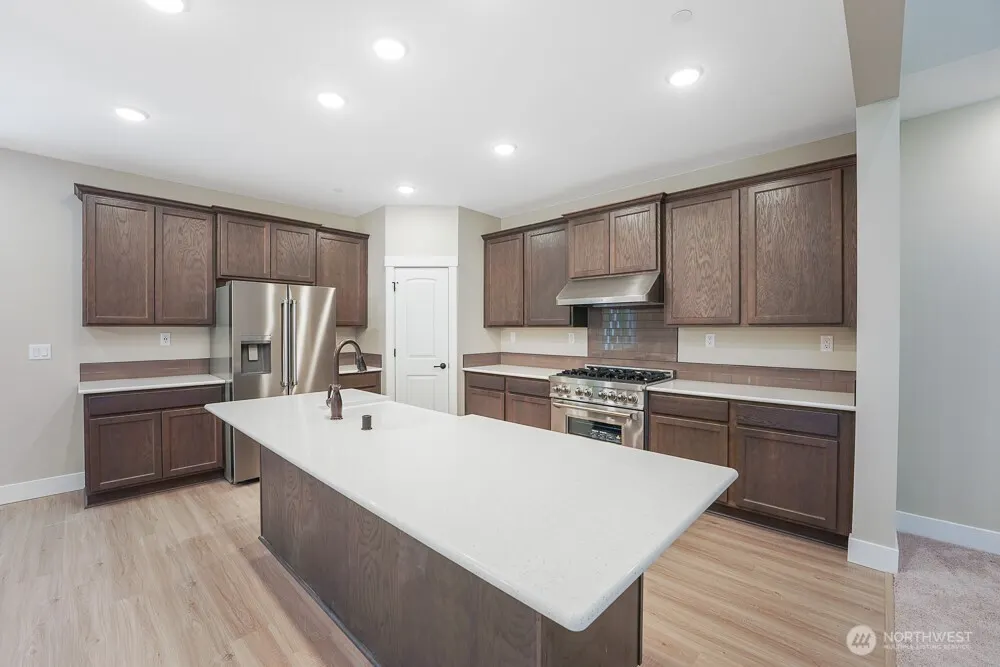 1827 216th Place NE, Sammamish, WA 98074