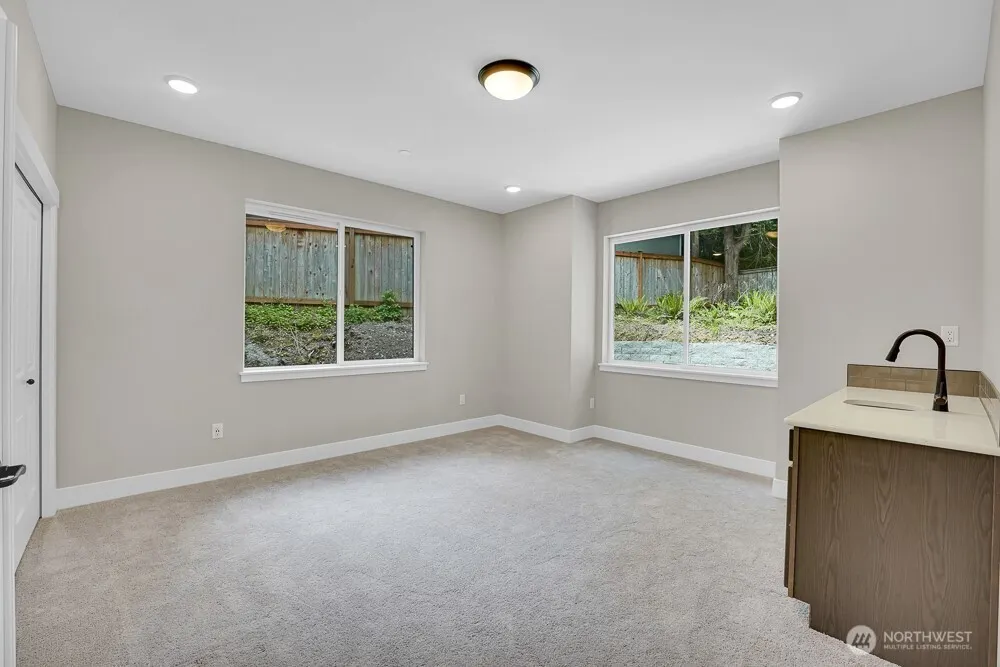 1827 216th Place NE, Sammamish, WA 98074