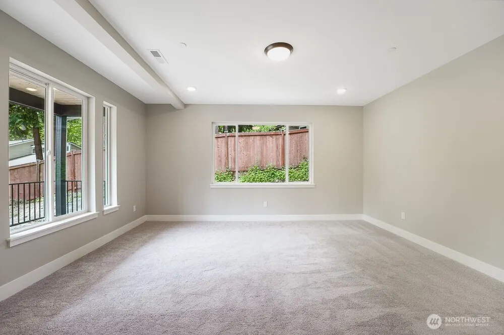 1827 216th Place NE, Sammamish, WA 98074
