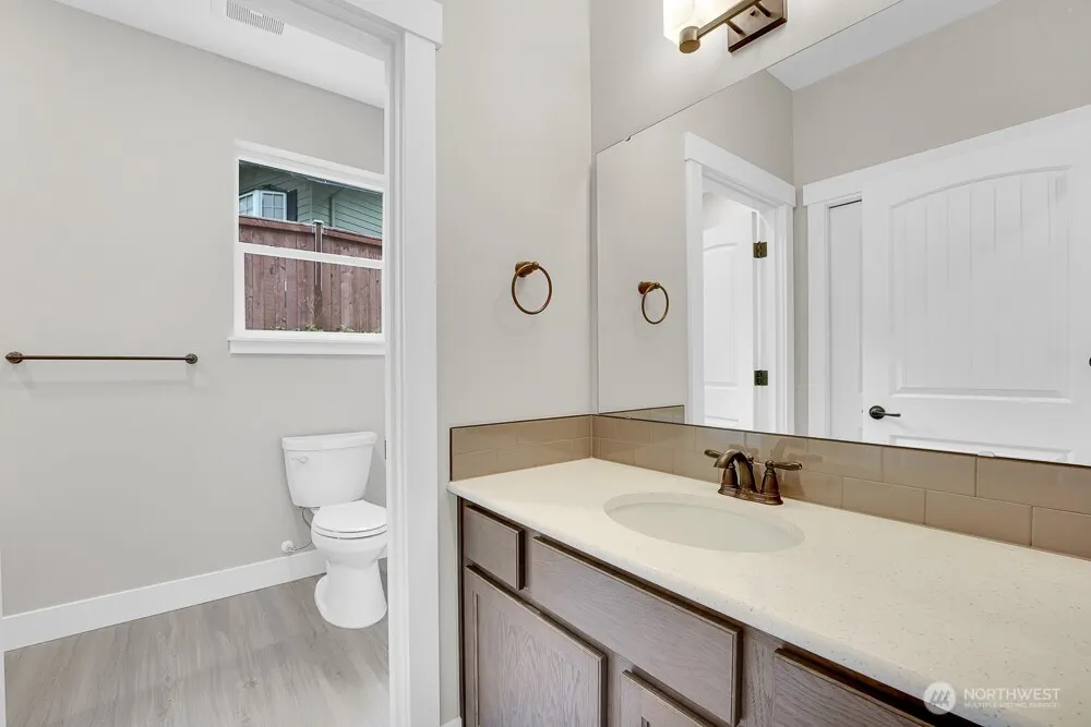 1827 216th Place NE, Sammamish, WA 98074