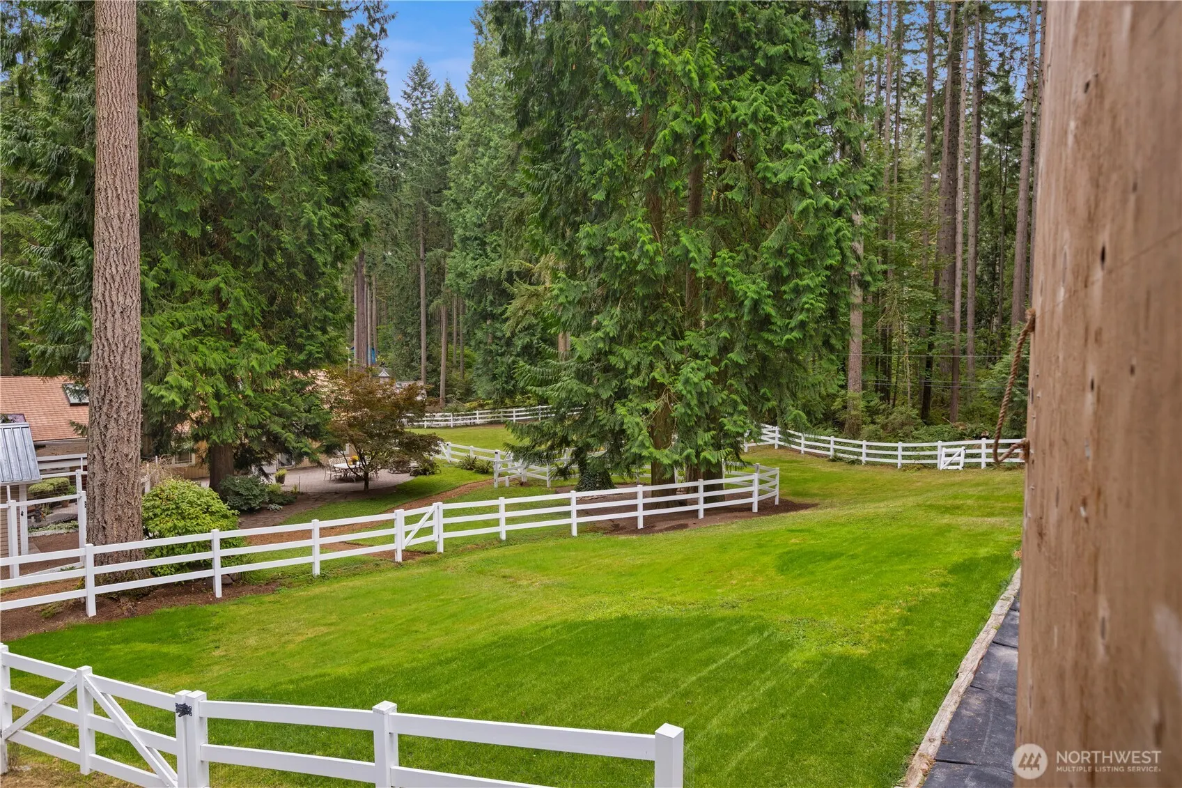 16 Bridlewood Circle , Kirkland, WA 98033-8740