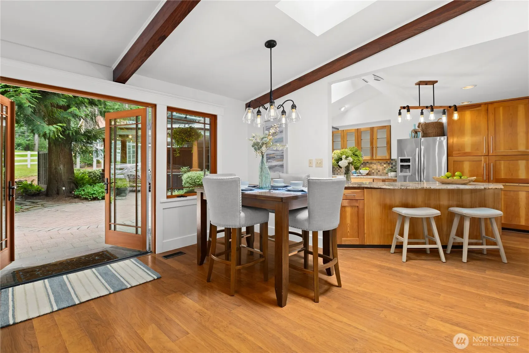 16 Bridlewood Circle , Kirkland, WA 98033-8740