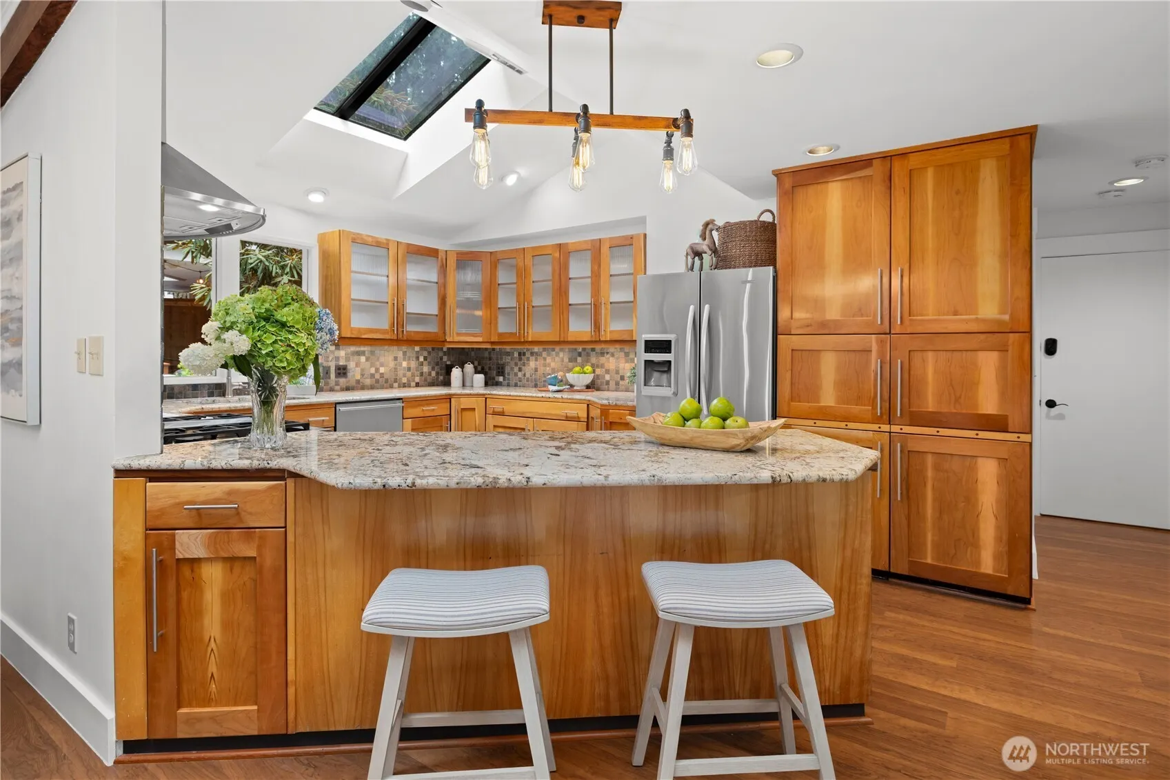 16 Bridlewood Circle , Kirkland, WA 98033-8740