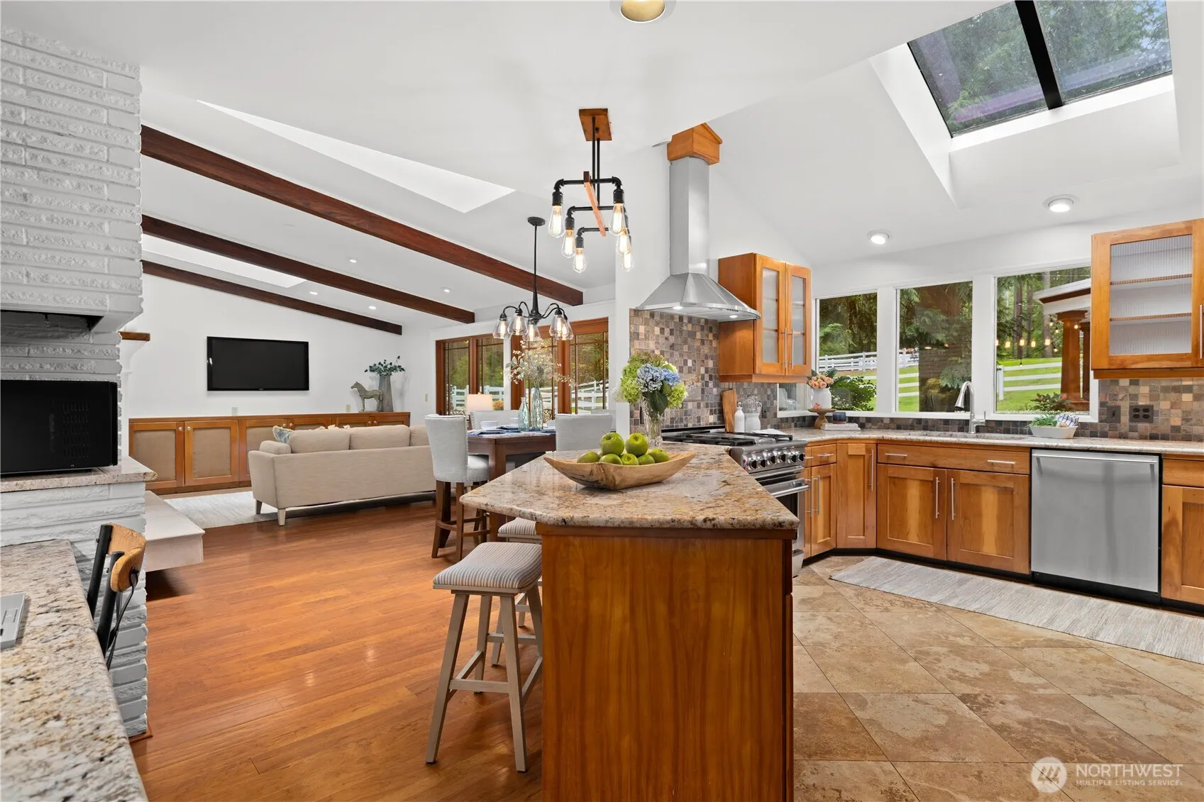 16 Bridlewood Circle , Kirkland, WA 98033-8740