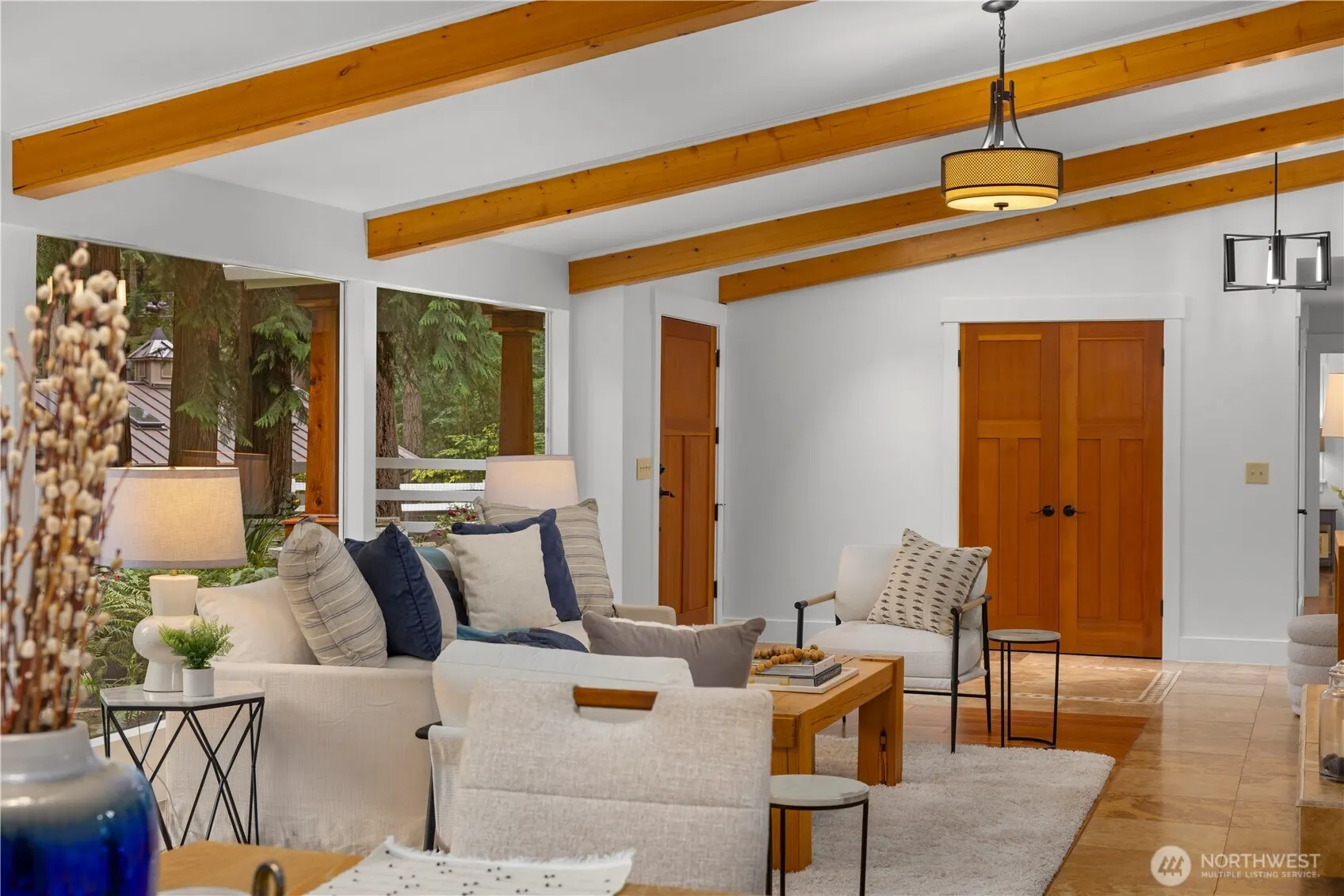 16 Bridlewood Circle , Kirkland, WA 98033-8740