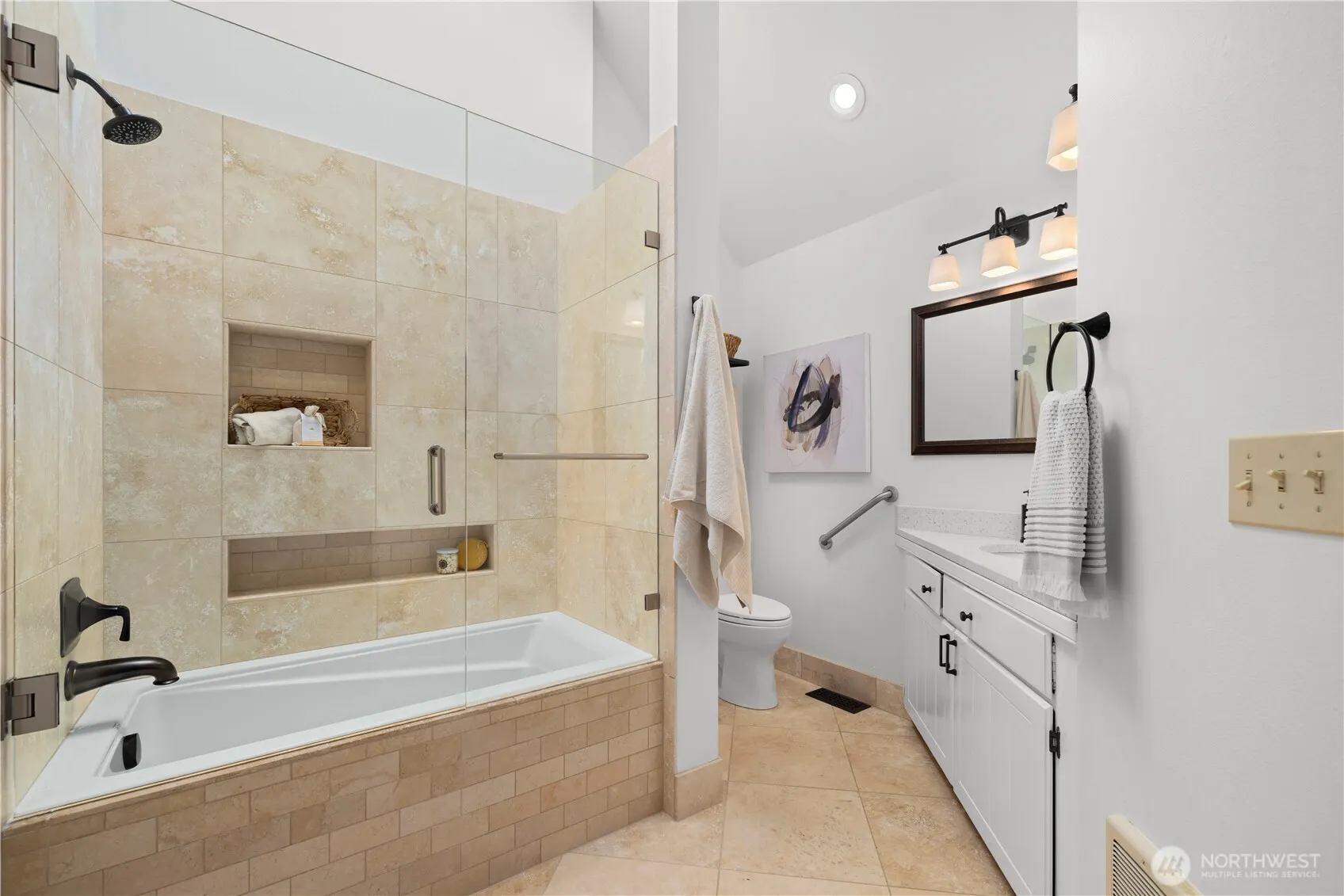 16 Bridlewood Circle , Kirkland, WA 98033-8740