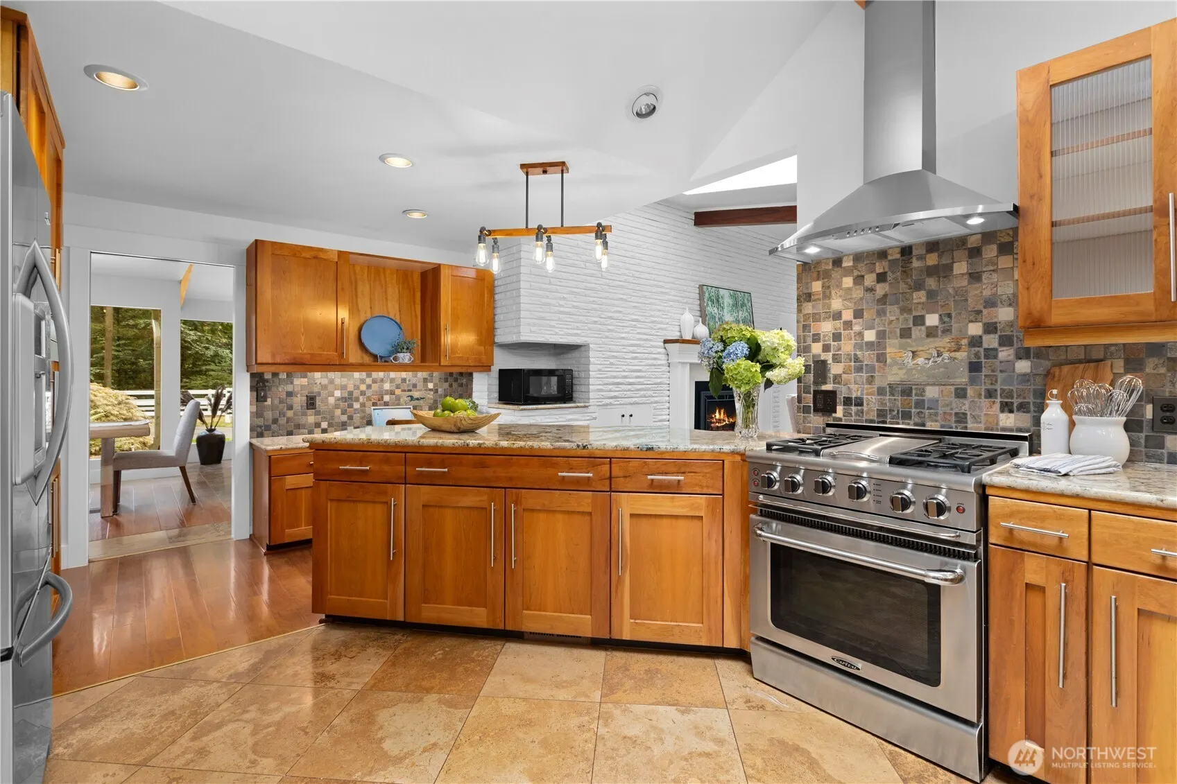 16 Bridlewood Circle , Kirkland, WA 98033-8740