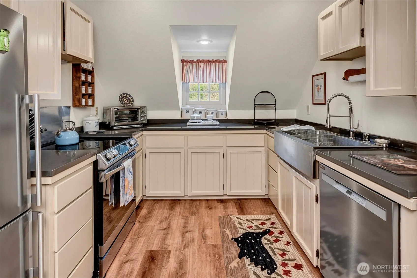 14707 Bear Creek Lane NE, Woodinville, WA 98077