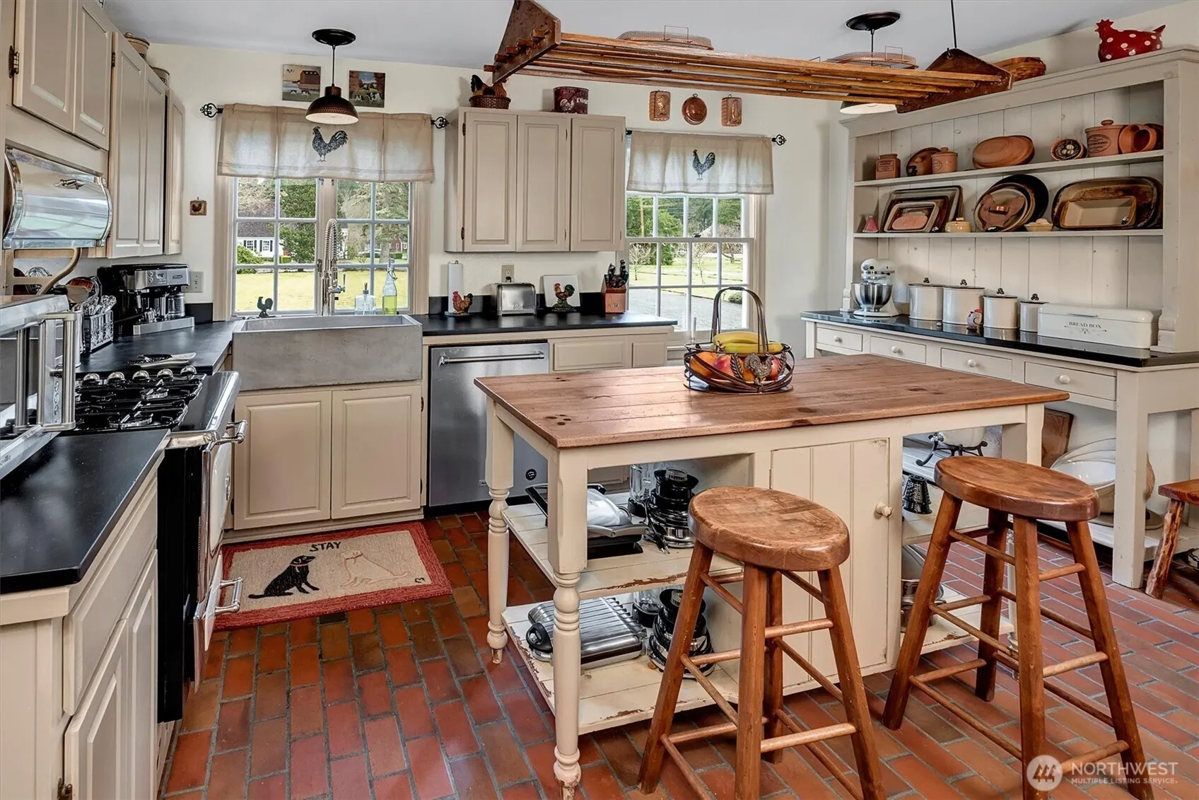 14707 Bear Creek Lane NE, Woodinville, WA 98077