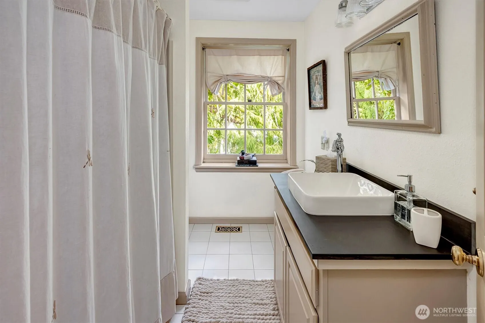 14707 Bear Creek Lane NE, Woodinville, WA 98077