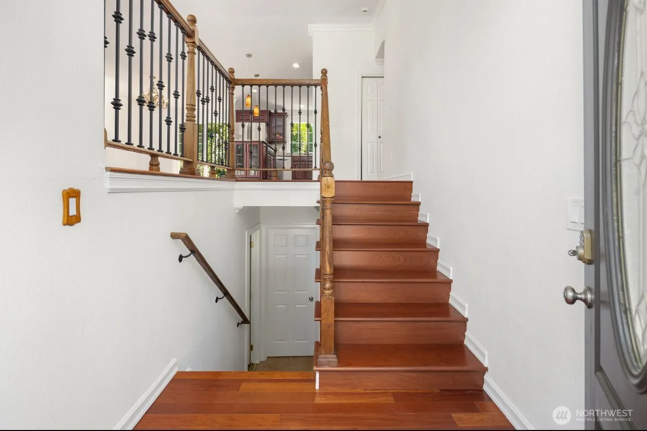 11004 100th Avenue NE, Kirkland, WA 98033