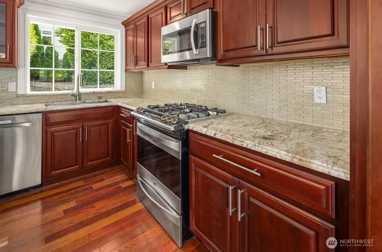 11004 100th Avenue NE, Kirkland, WA 98033