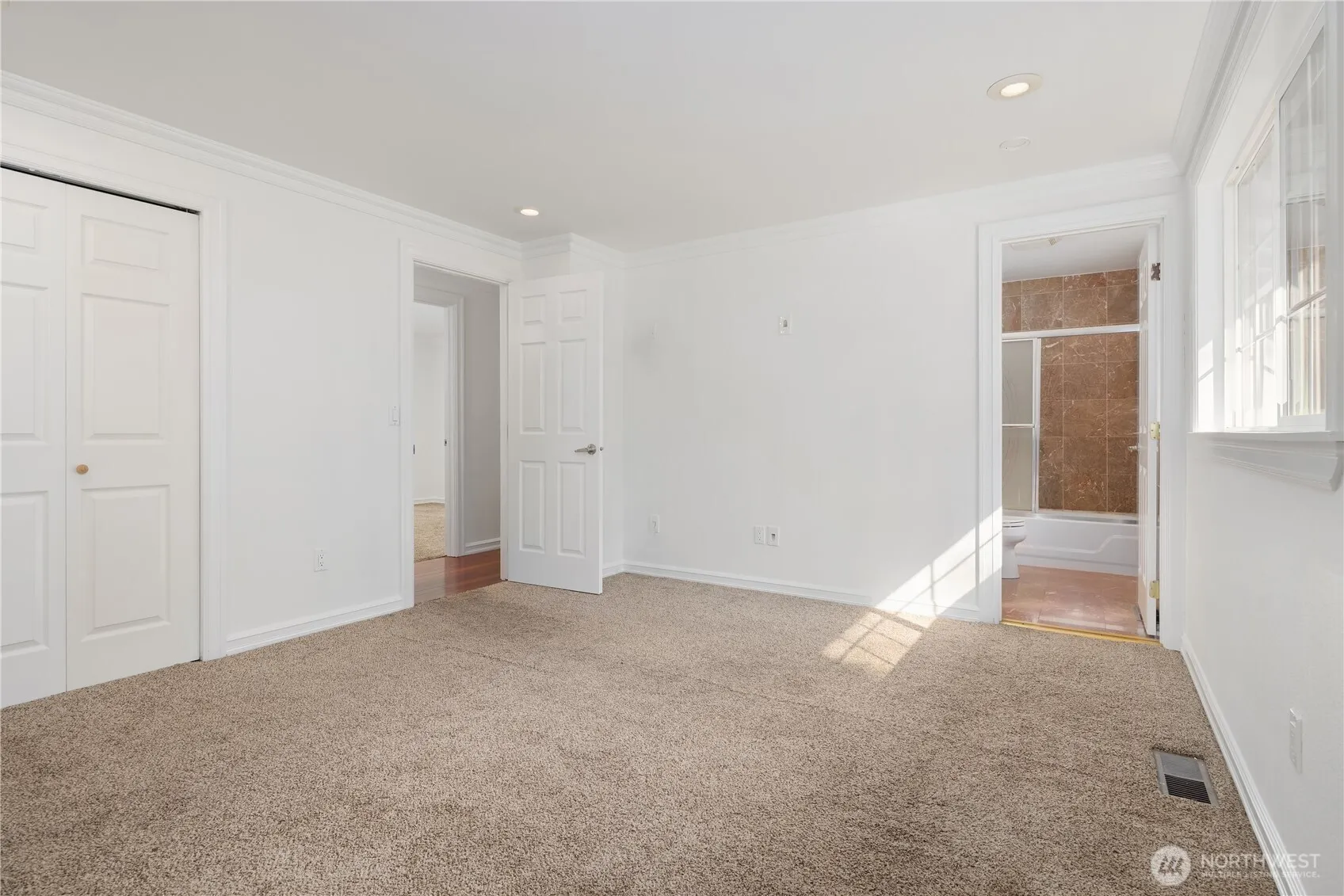 11004 100th Avenue NE, Kirkland, WA 98033