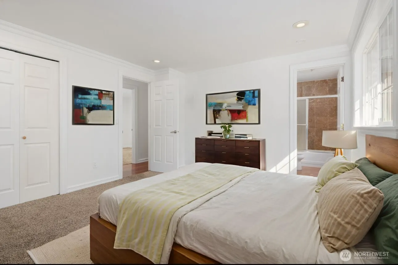 11004 100th Avenue NE, Kirkland, WA 98033