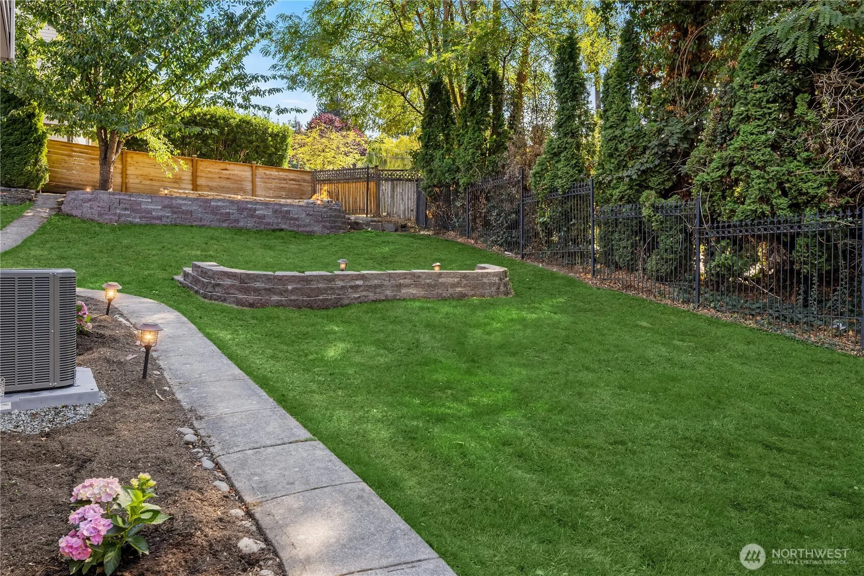 11004 100th Avenue NE, Kirkland, WA 98033