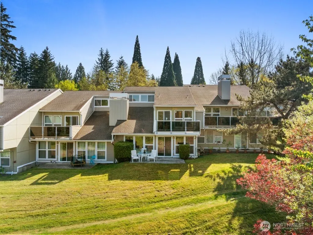 15662 NE 70th Court , Redmond, WA 98052