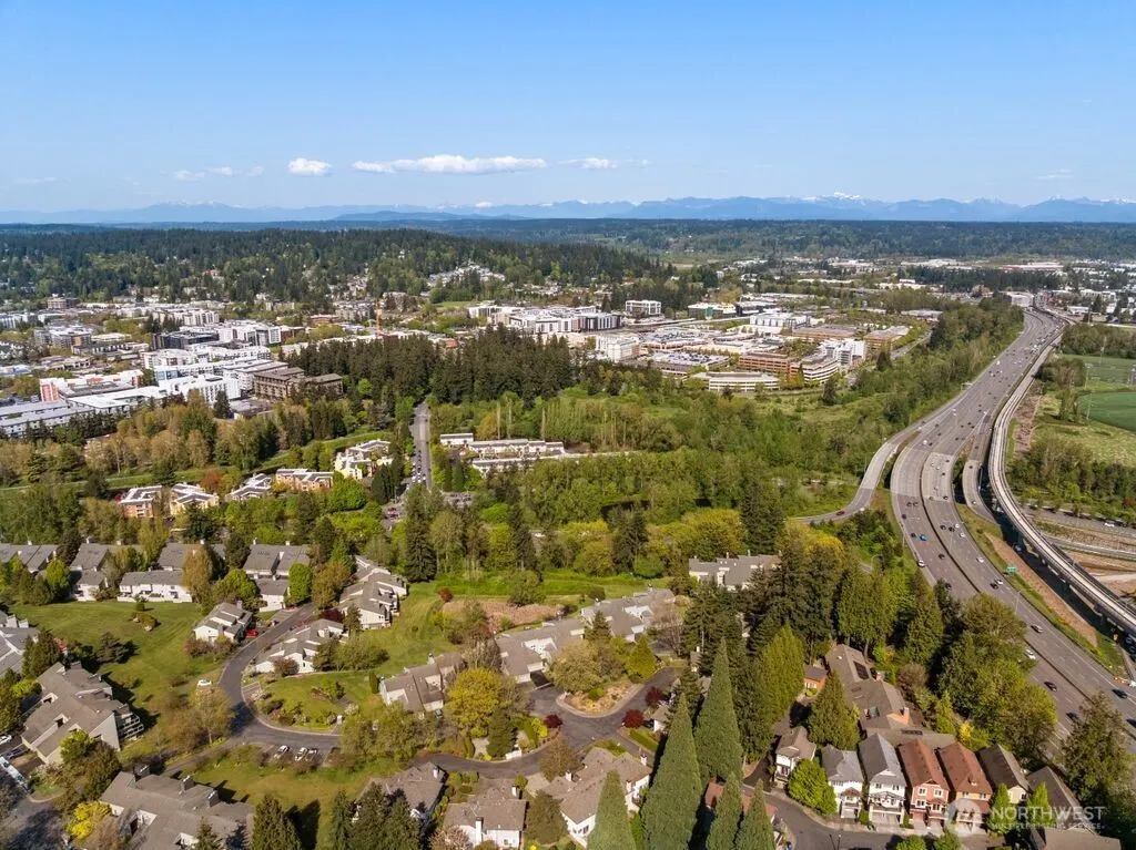 15662 NE 70th Court , Redmond, WA 98052