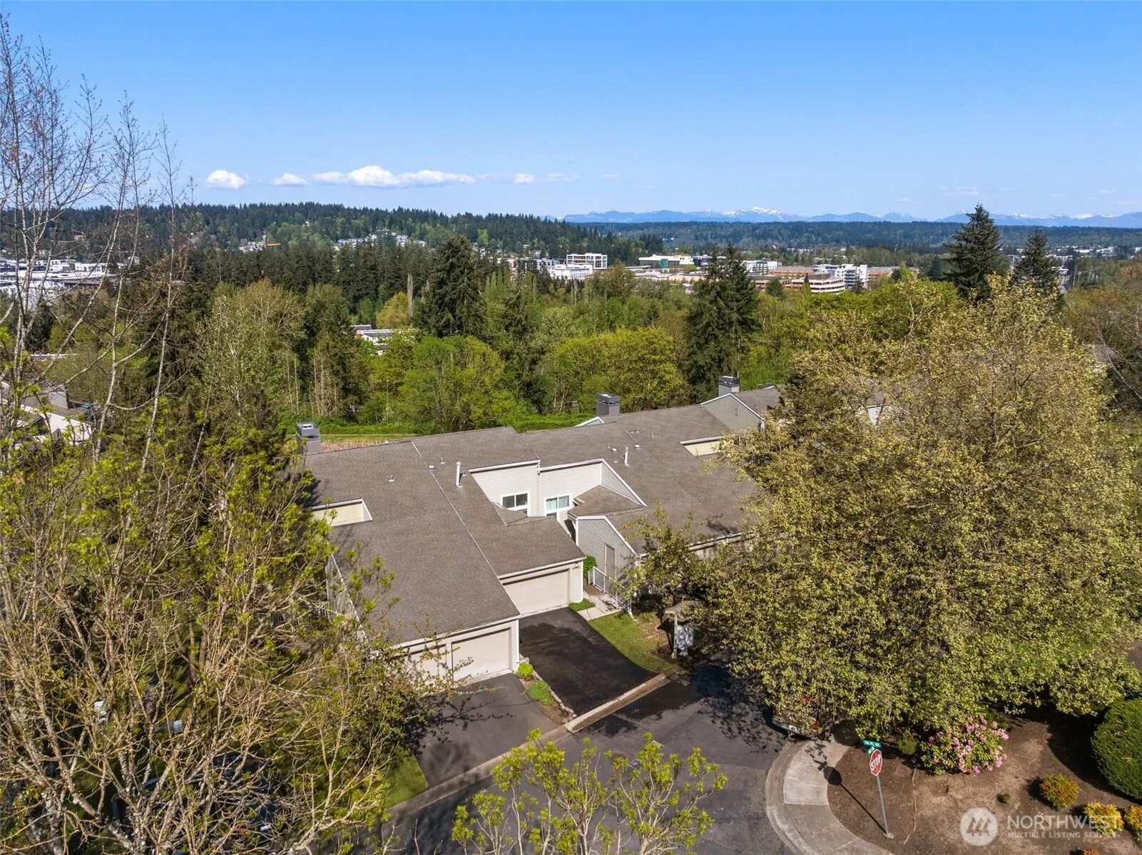 15662 NE 70th Court , Redmond, WA 98052
