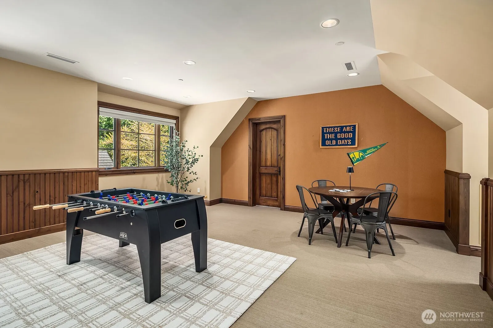 2045 250th Place NE, Sammamish, WA 98074