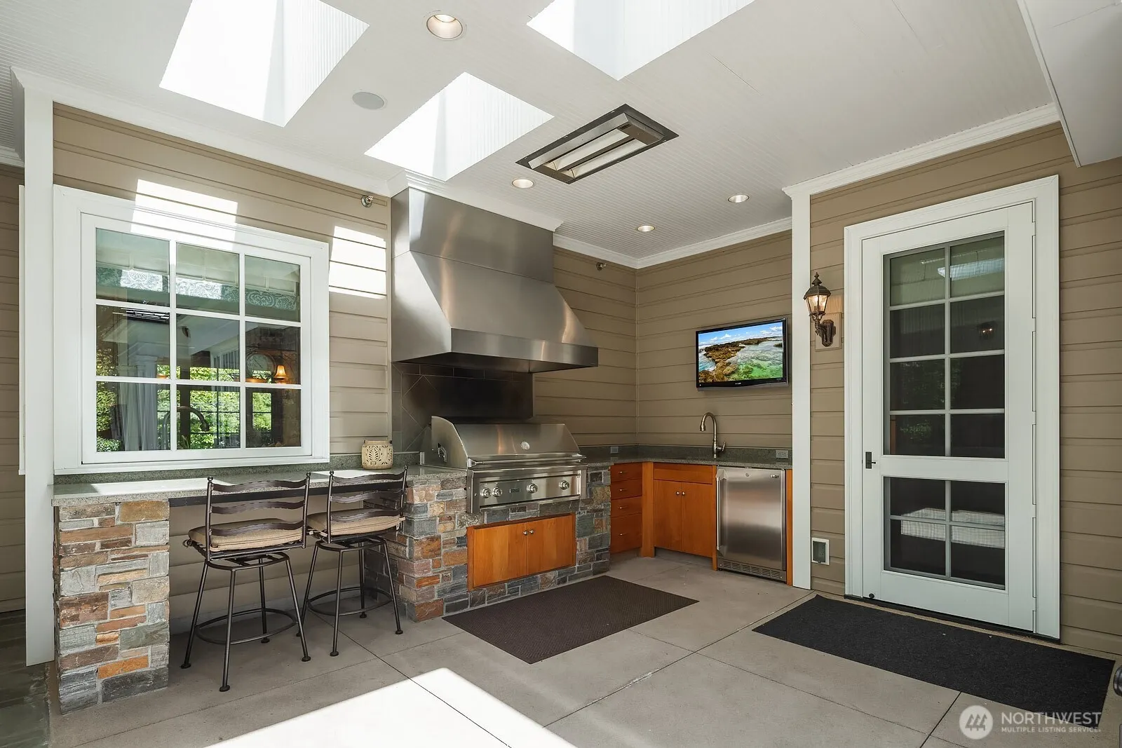 2045 250th Place NE, Sammamish, WA 98074