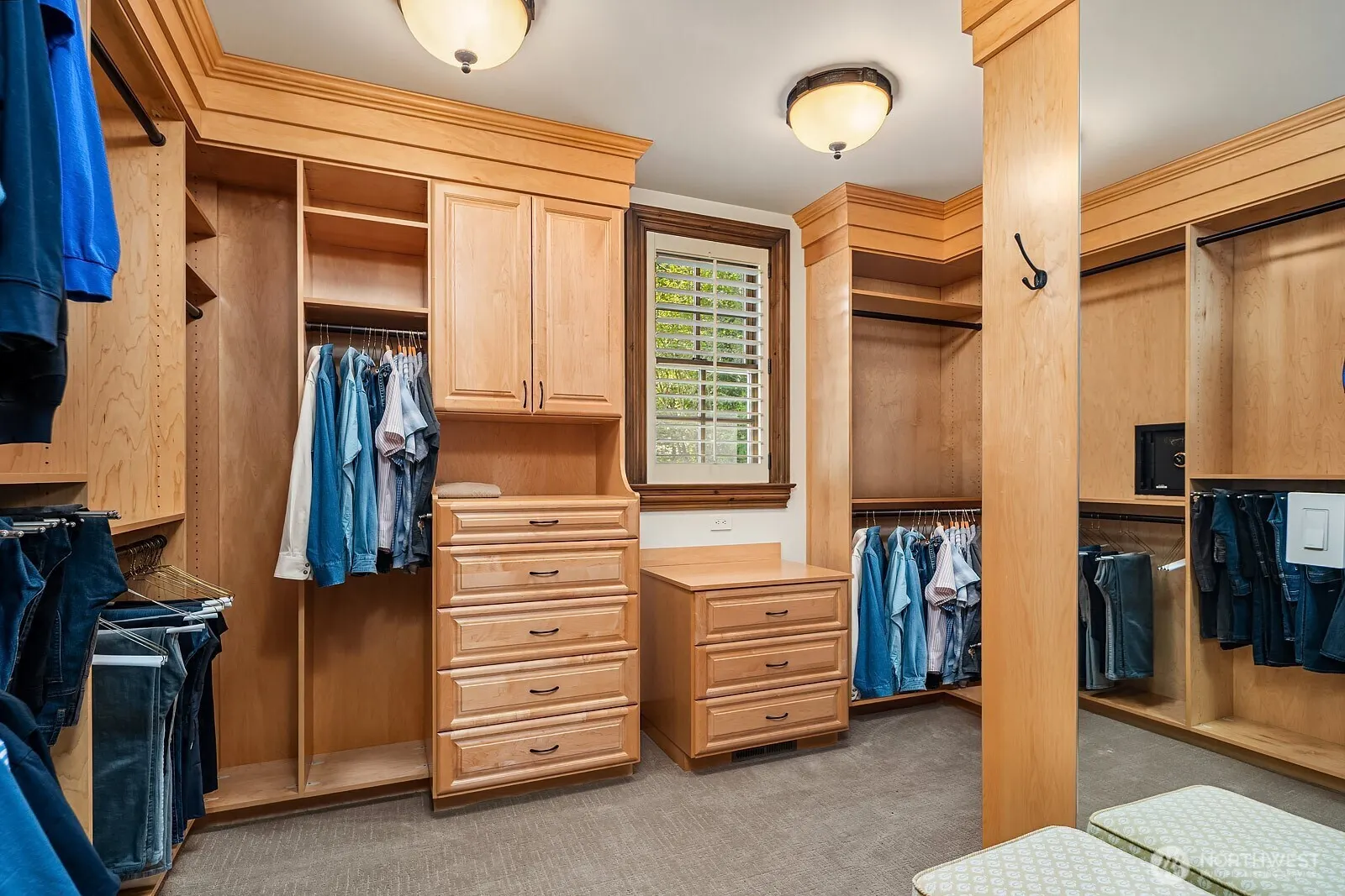 2045 250th Place NE, Sammamish, WA 98074