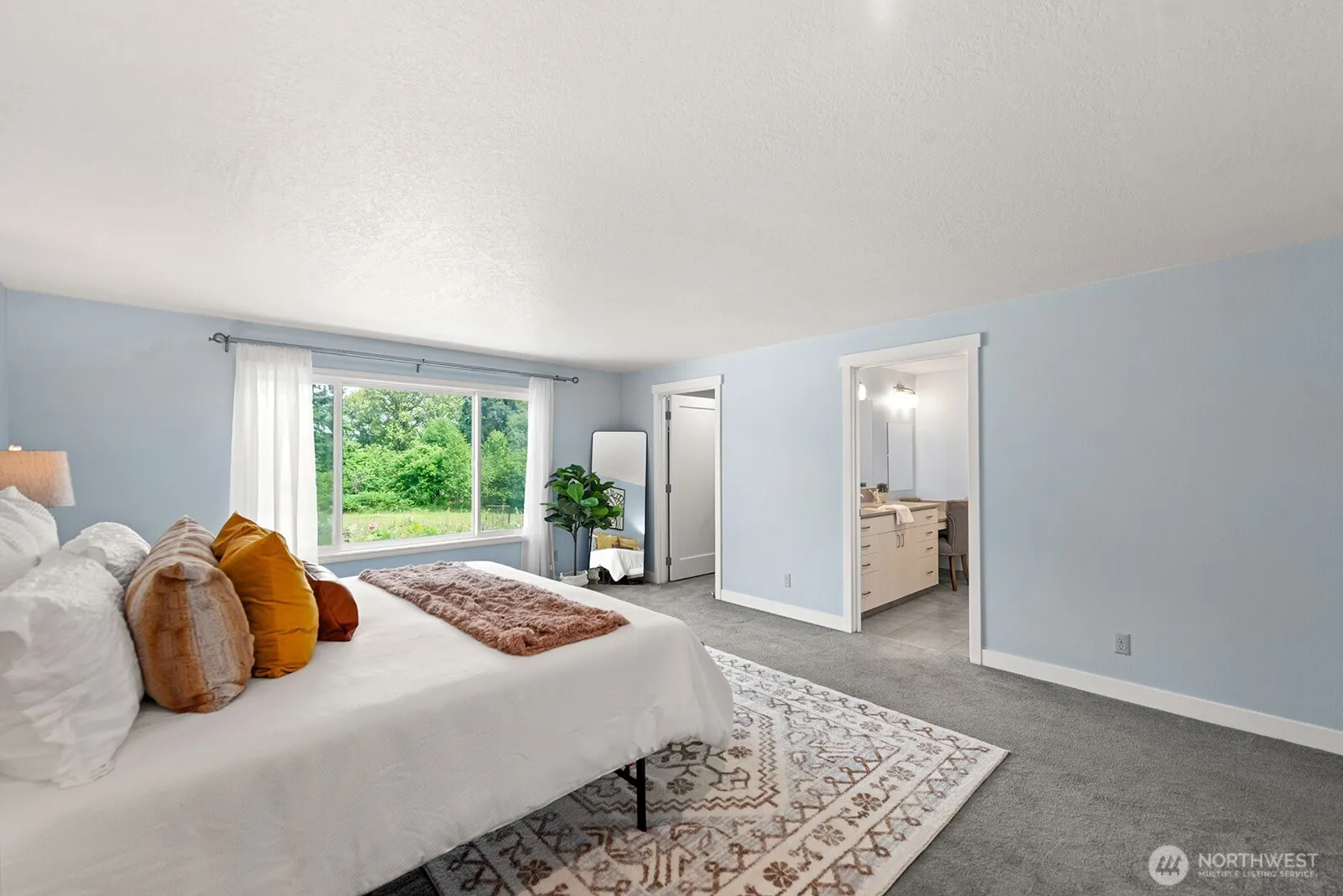 12043 184th Avenue NE, Redmond, WA 98052-2214