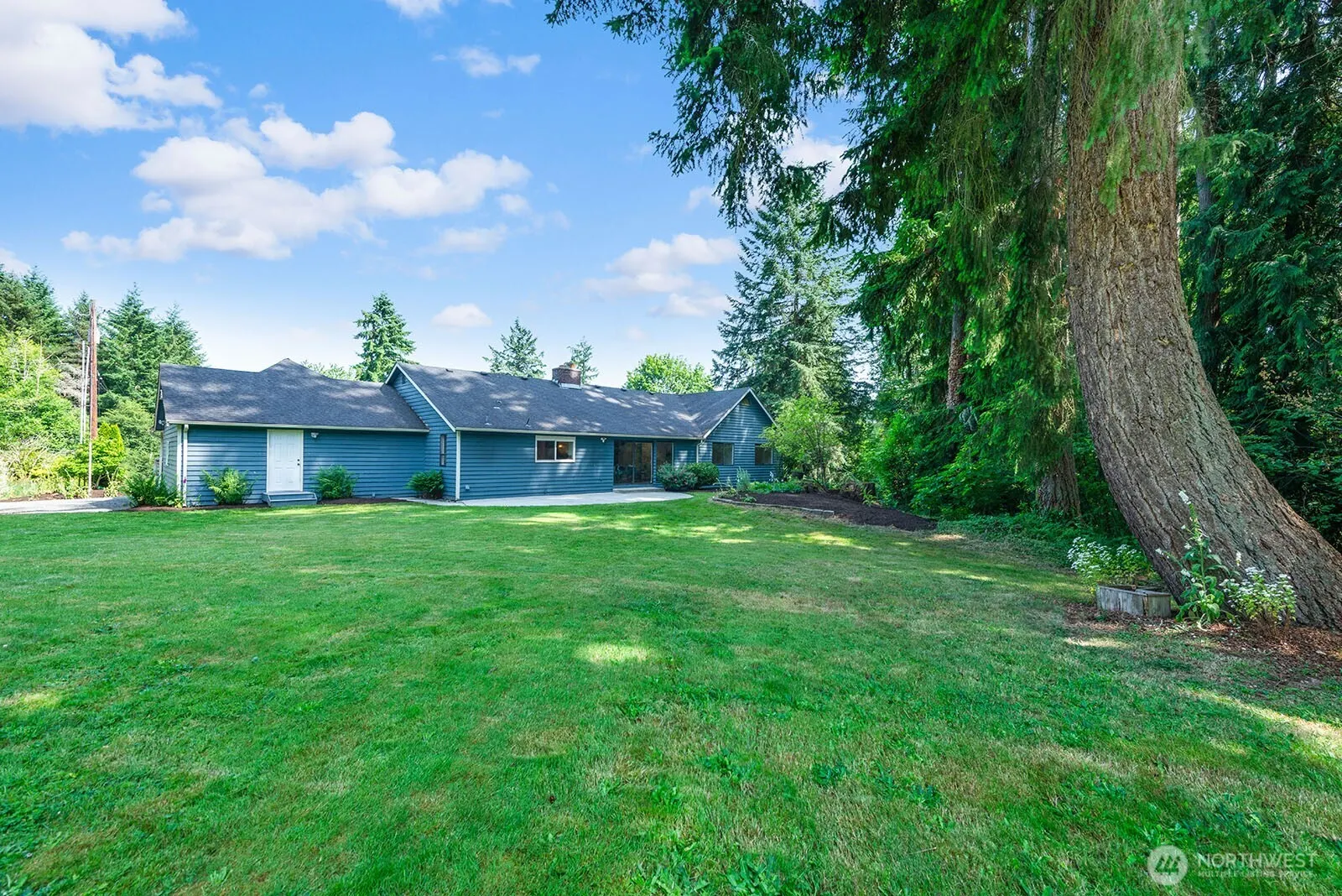 12043 184th Avenue NE, Redmond, WA 98052-2214