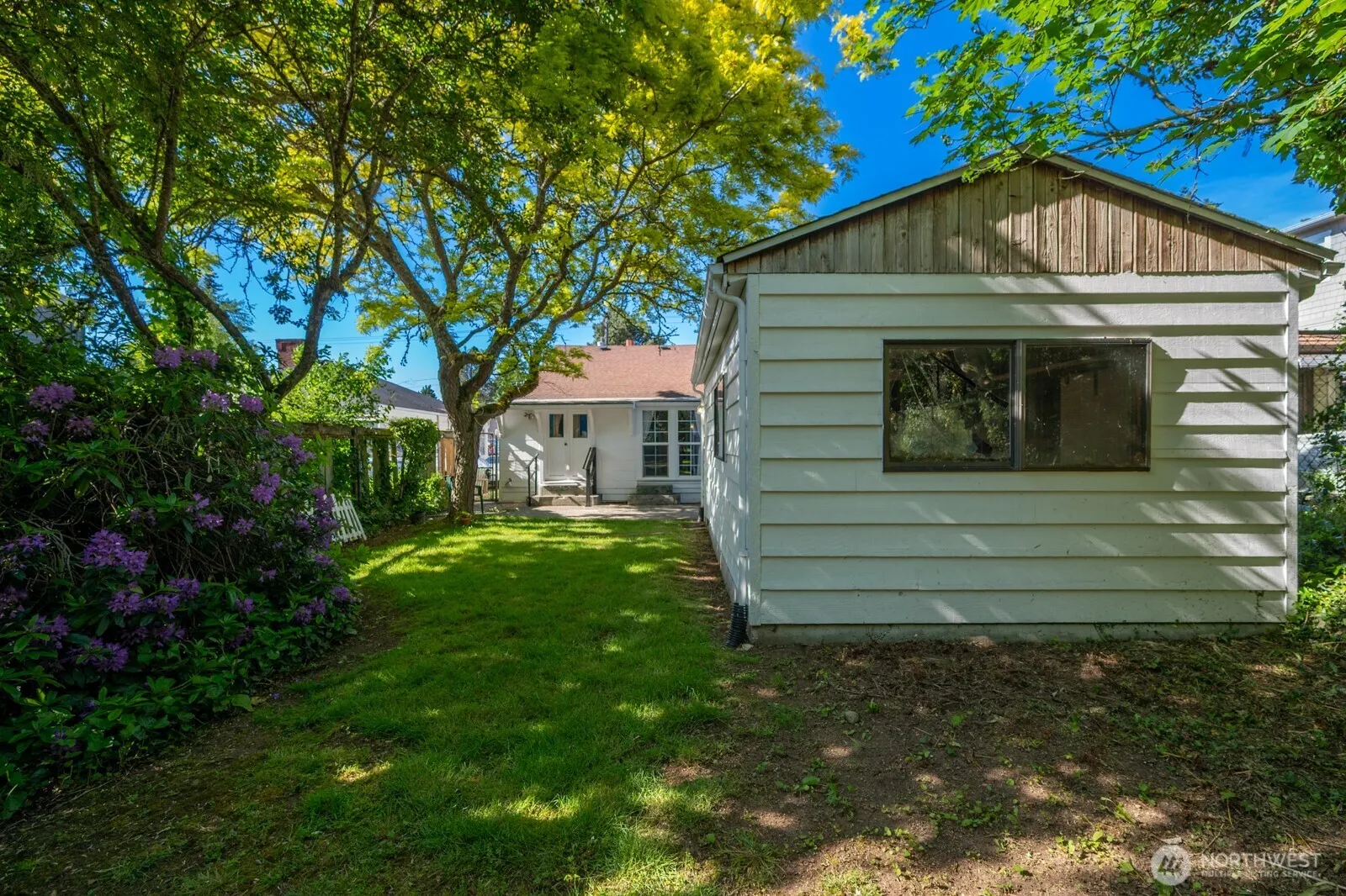327 NE 90th Street , Seattle, WA 98115-2946