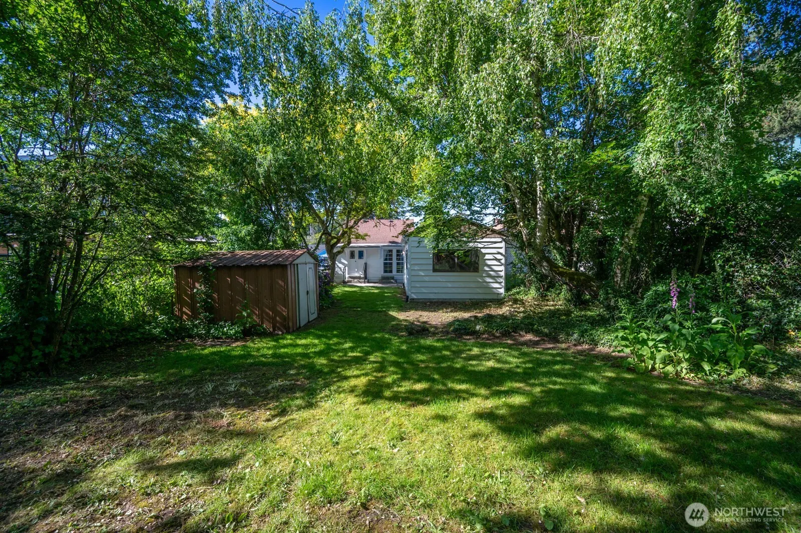 327 NE 90th Street , Seattle, WA 98115-2946