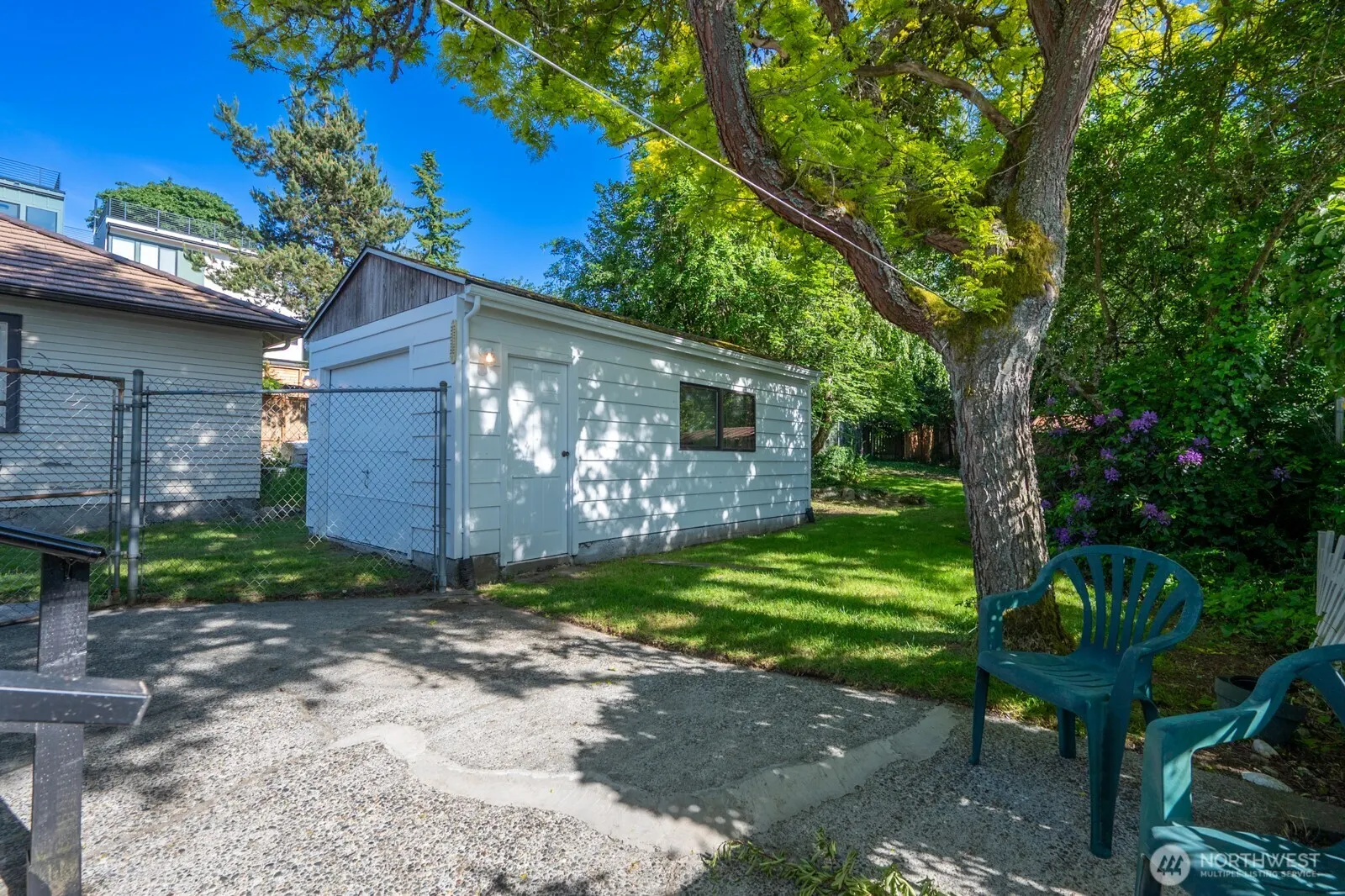 327 NE 90th Street , Seattle, WA 98115-2946