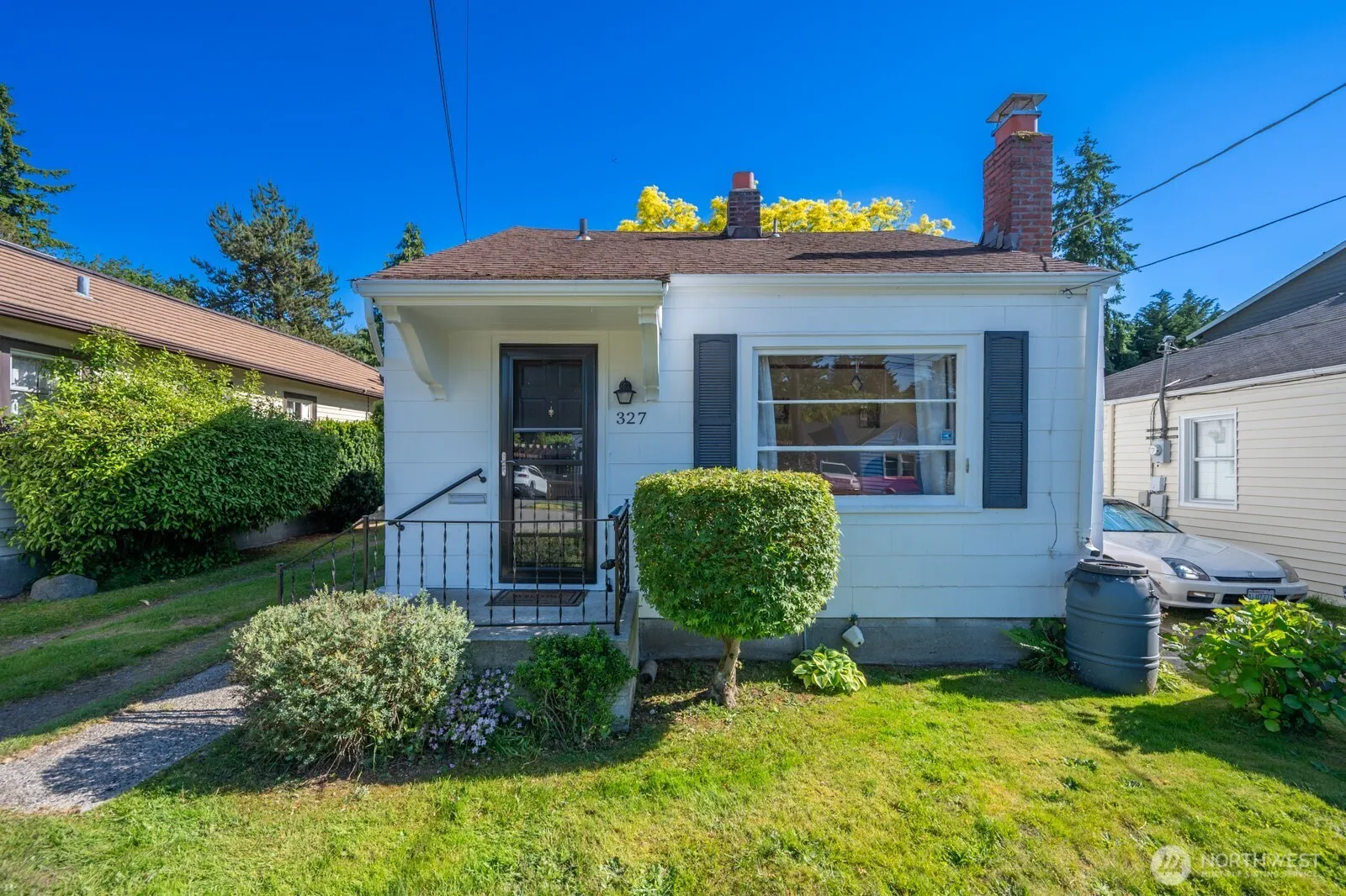 327 NE 90th Street , Seattle, WA 98115-2946