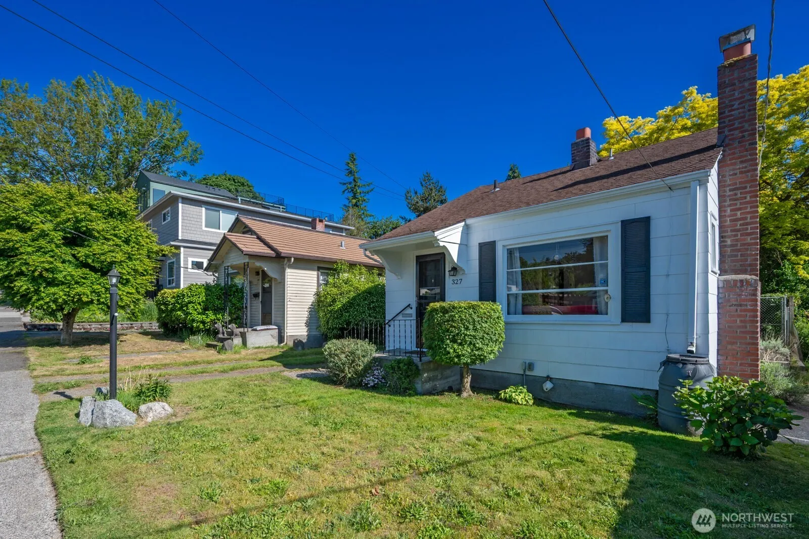 327 NE 90th Street , Seattle, WA 98115-2946