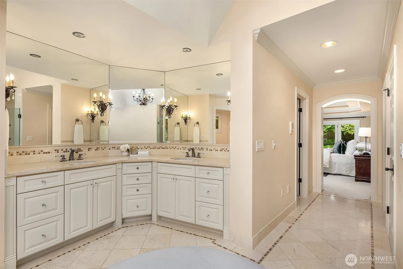 20450 NE 71st Street , Redmond, WA 98053-4725