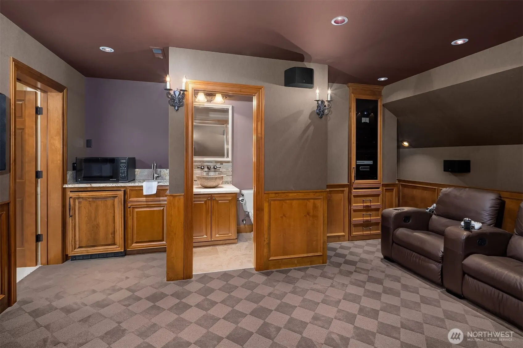 20450 NE 71st Street , Redmond, WA 98053-4725
