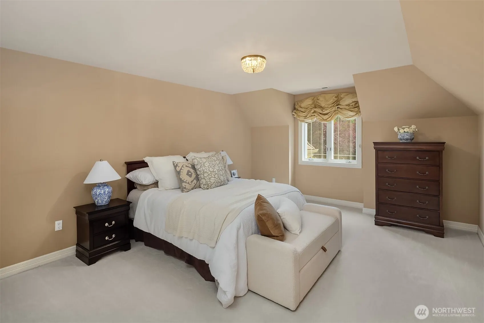 20450 NE 71st Street , Redmond, WA 98053-4725