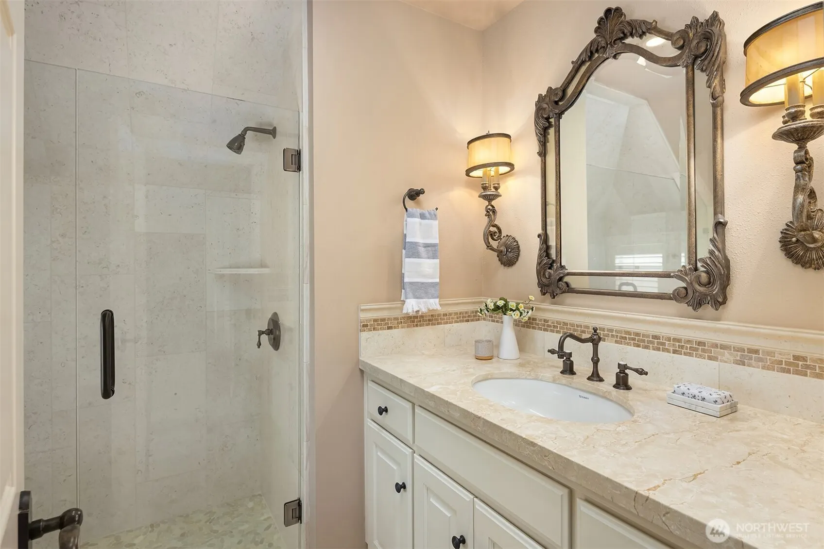20450 NE 71st Street , Redmond, WA 98053-4725