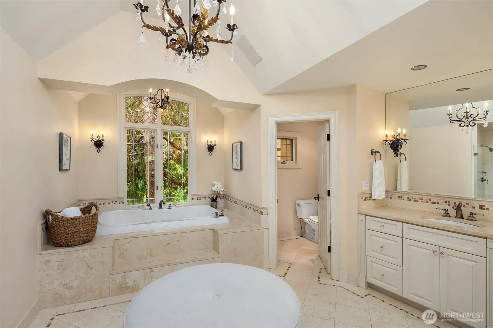 20450 NE 71st Street , Redmond, WA 98053-4725
