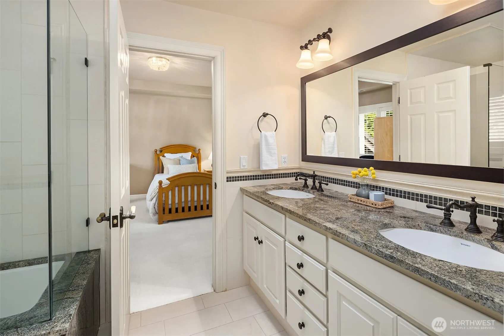 20450 NE 71st Street , Redmond, WA 98053-4725