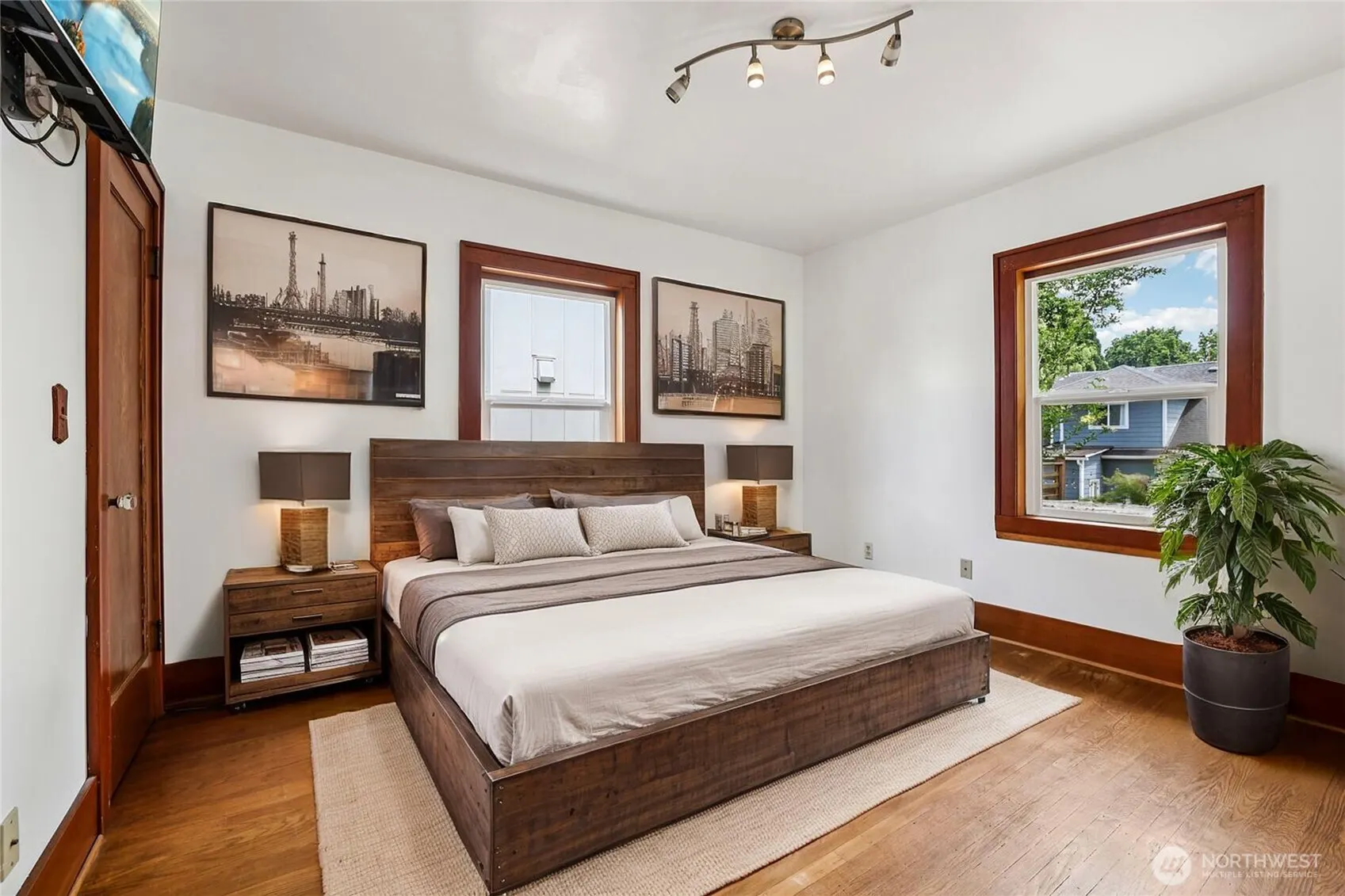 310 26th Avenue , Seattle, WA 98122