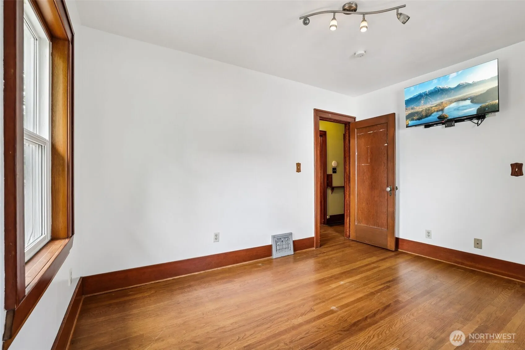 310 26th Avenue , Seattle, WA 98122