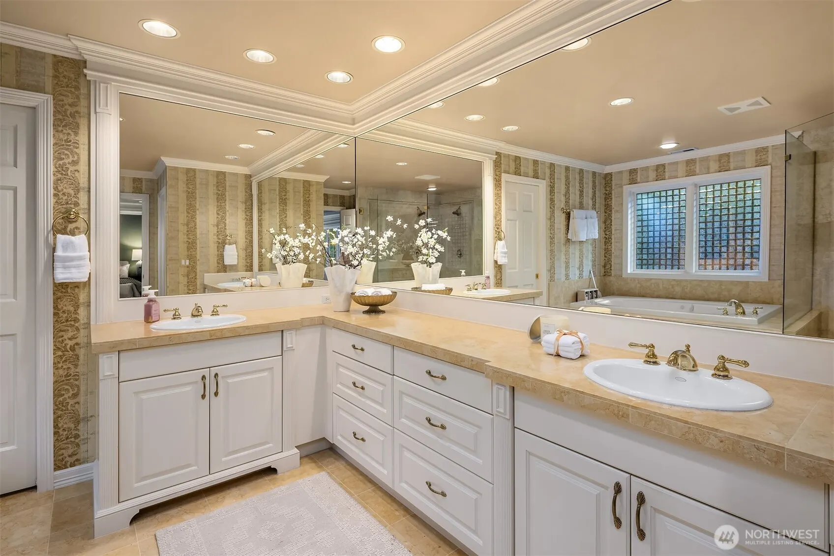 24838 NE 20th Street , Sammamish, WA 98074-3340