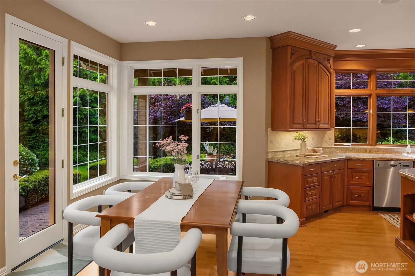 24838 NE 20th Street , Sammamish, WA 98074-3340