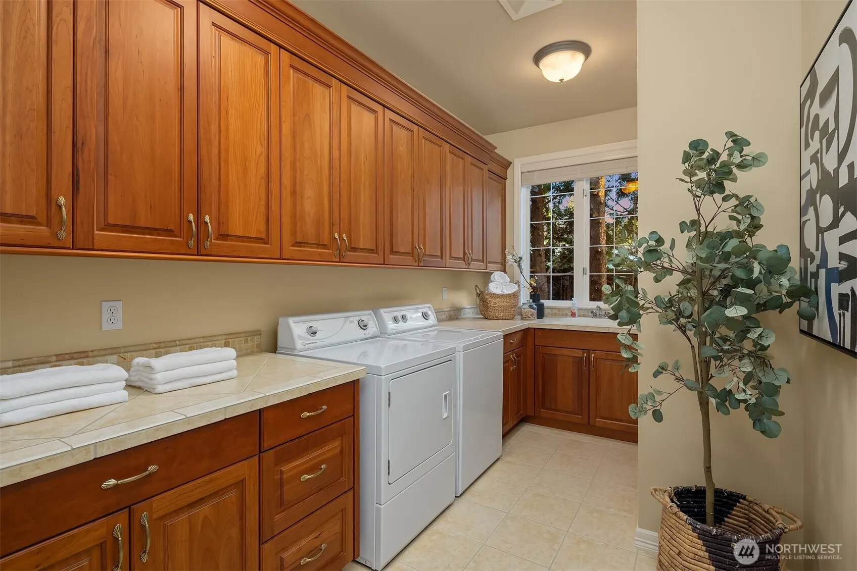 24838 NE 20th Street , Sammamish, WA 98074-3340