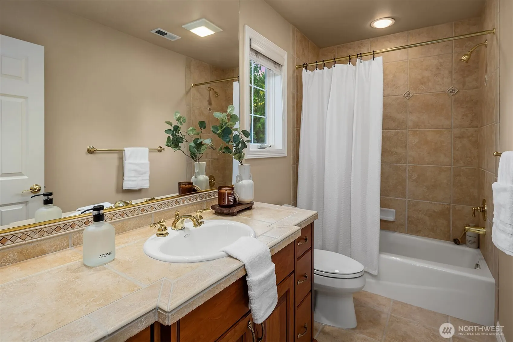 24838 NE 20th Street , Sammamish, WA 98074-3340