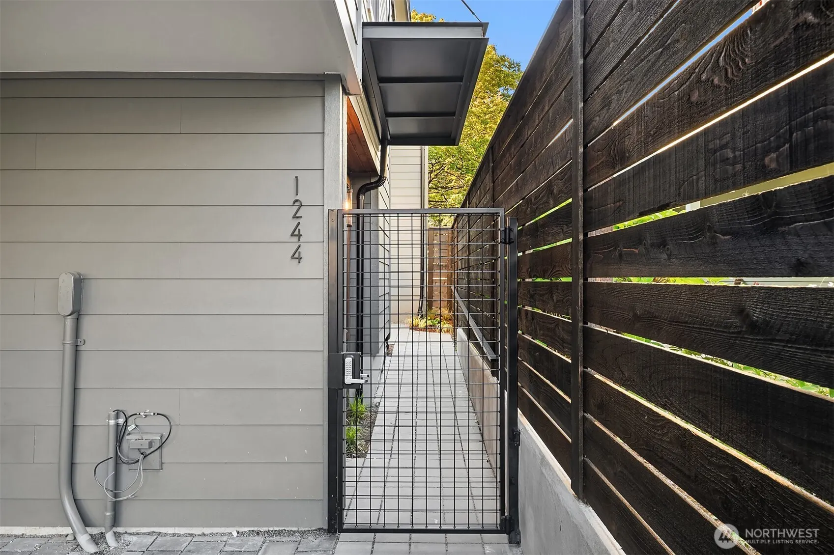 1244 15th Avenue E #9, Seattle, WA 98112