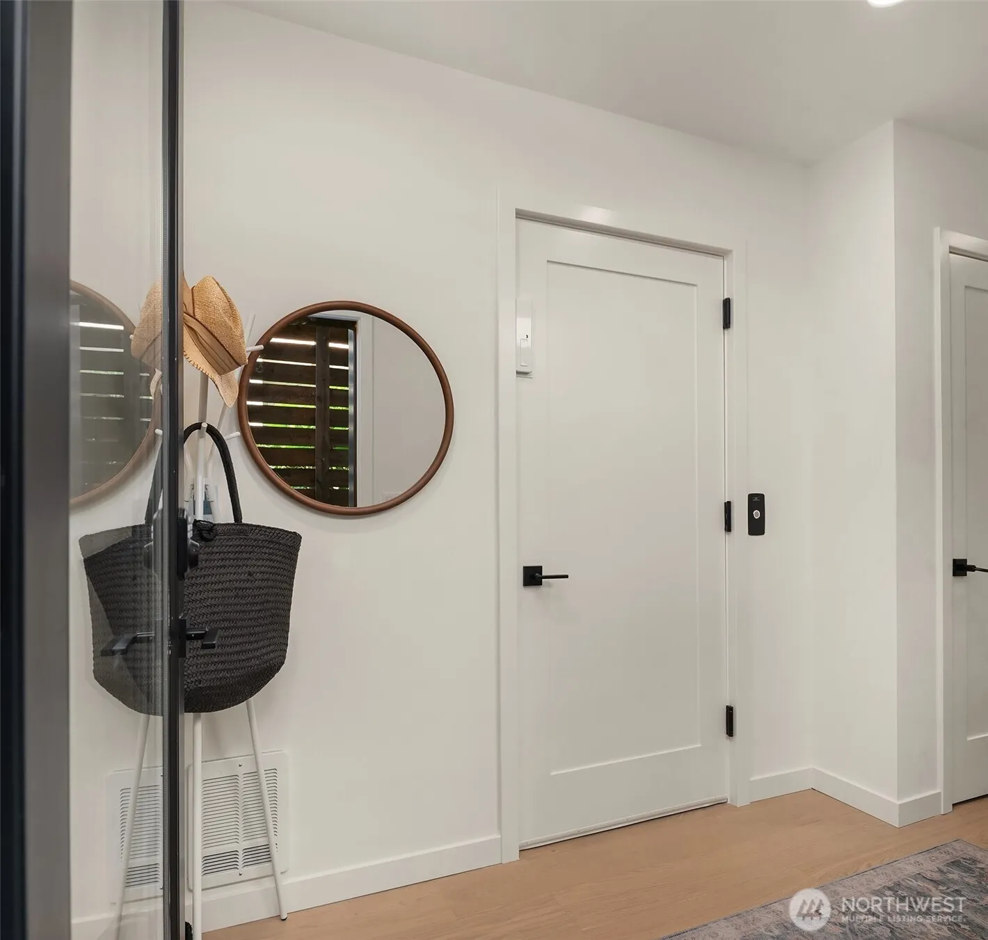 1244 15th Avenue E #9, Seattle, WA 98112