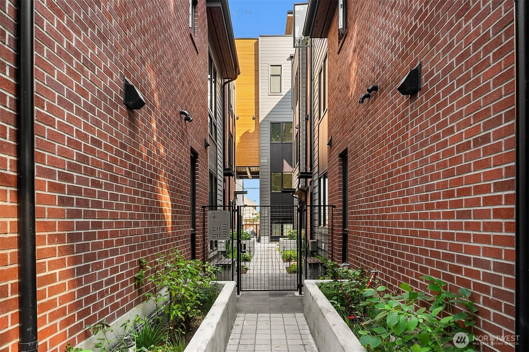 1244 15th Avenue E #9, Seattle, WA 98112